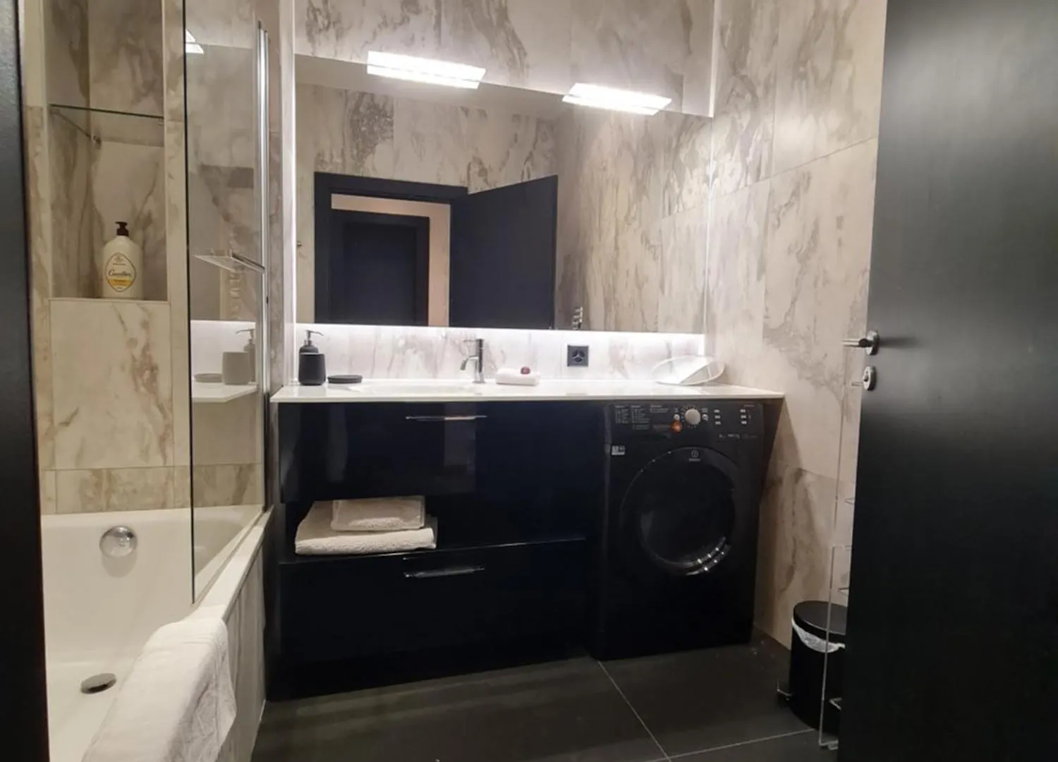 Luxueux Appartement Au Coeur De Geneve ,A Deux Pas Du Lac Genf